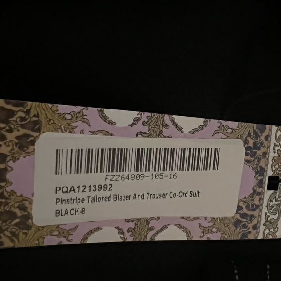 Boohoo Tailored Pinstripe 2 Piece Suit Sz Sm (4) NWT - Picture 2 of 5